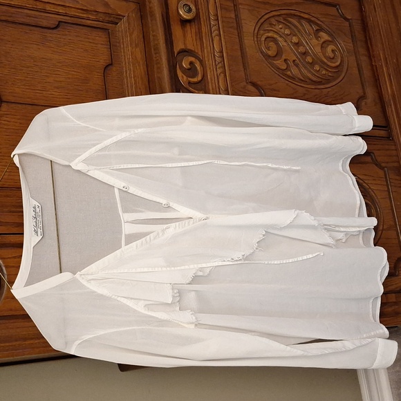 White blouse - Picture 6 of 6